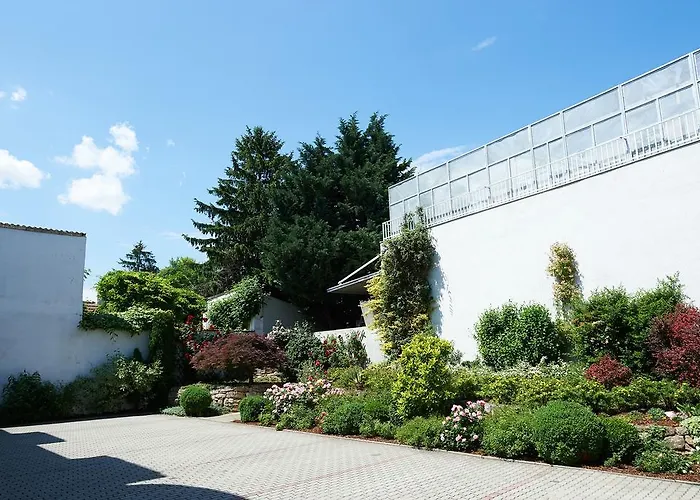 斯普林佐膳食公寓酒店